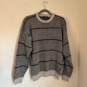 Men's Grey and black vintage 90s knit sweater knit